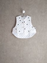 franky grow CHINA QUILTING VEST　ホワイト＊ブラックDOTS