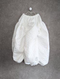 画像2: franky grow RABBIT QUILT RUBBER PIPING SKIRT　ホワイト