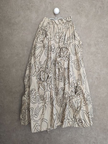 画像4: franky grow LETTER RANDOM HOLE SKIRT ベージュ*ブラックレター キッズ・レディース (4)